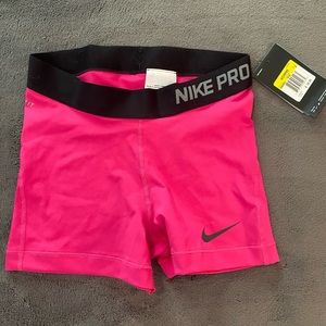 Nike pro women’s size small NWT